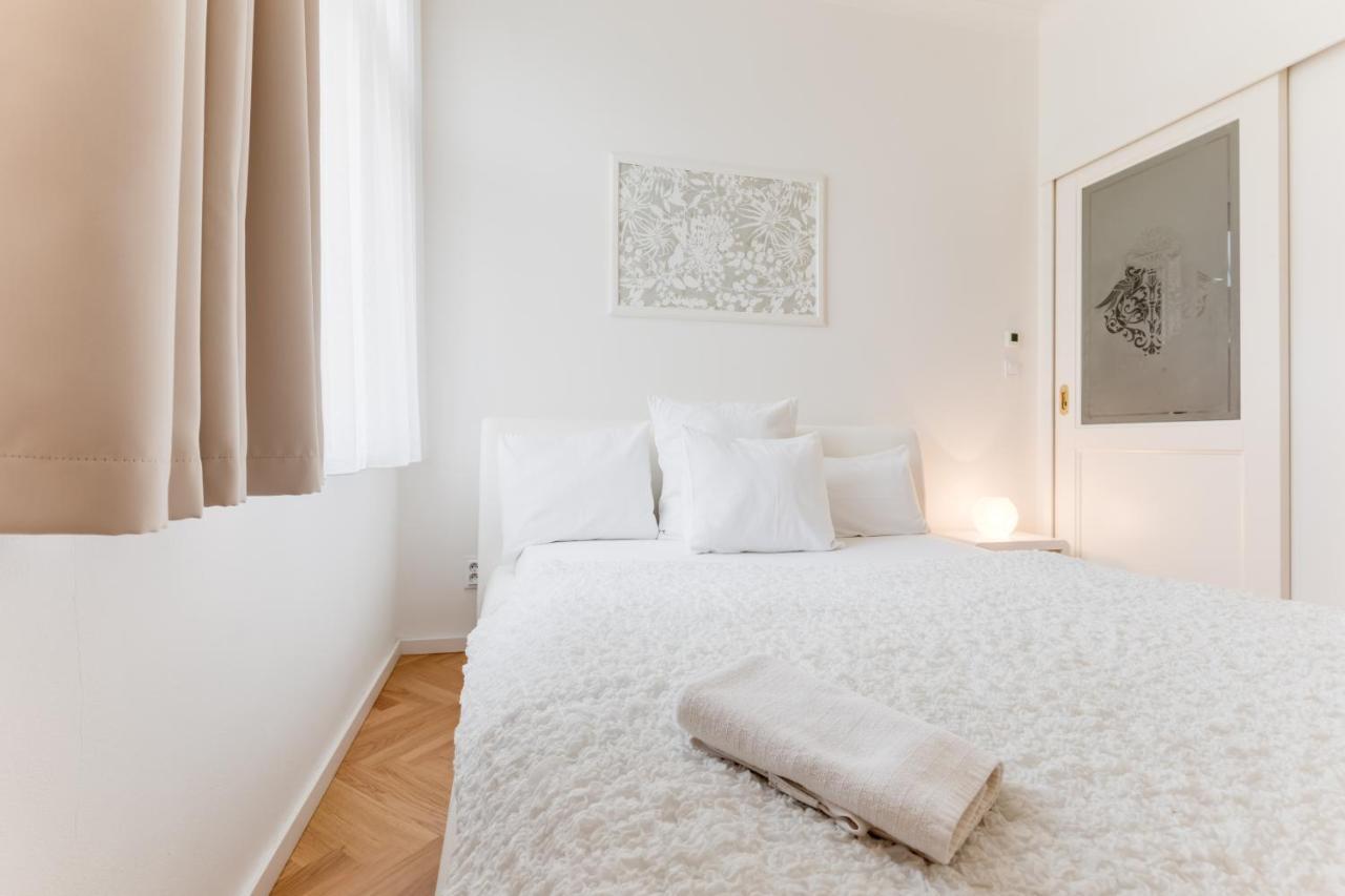 Friendly Apartments In براغ المظهر الخارجي الصورة