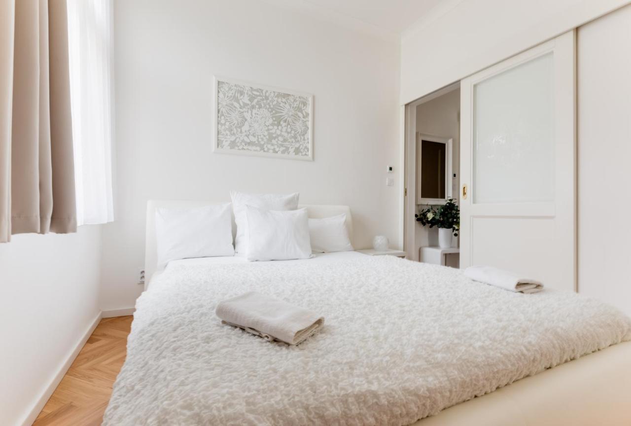 Friendly Apartments In براغ المظهر الخارجي الصورة